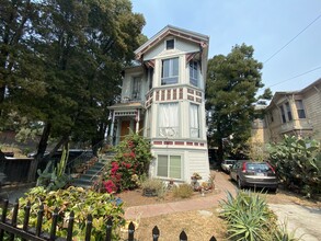 540-548 31st St in Oakland, CA - Foto de edificio - Building Photo