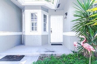 116 NW 6th Ave in Dania Beach, FL - Building Photo - Building Photo