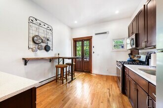 65 Atlantic St in Jersey City, NJ - Building Photo - Building Photo