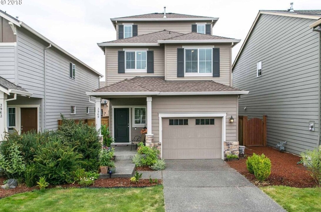 3969 SE Lone Oak St in Hillsboro, OR - Foto de edificio