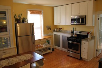 4903 N Hoyne Ave, Unit 2 in Chicago, IL - Foto de edificio - Building Photo