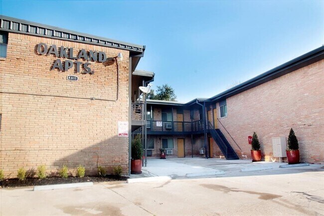 4811 Oakland St-Unit -08 in Houston, TX - Building Photo - Building Photo