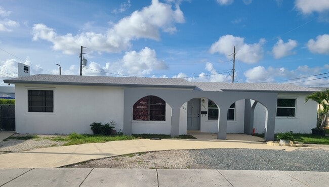 8925 SW 40th Ter, Unit 8925 in Miami, FL - Building Photo - Building Photo