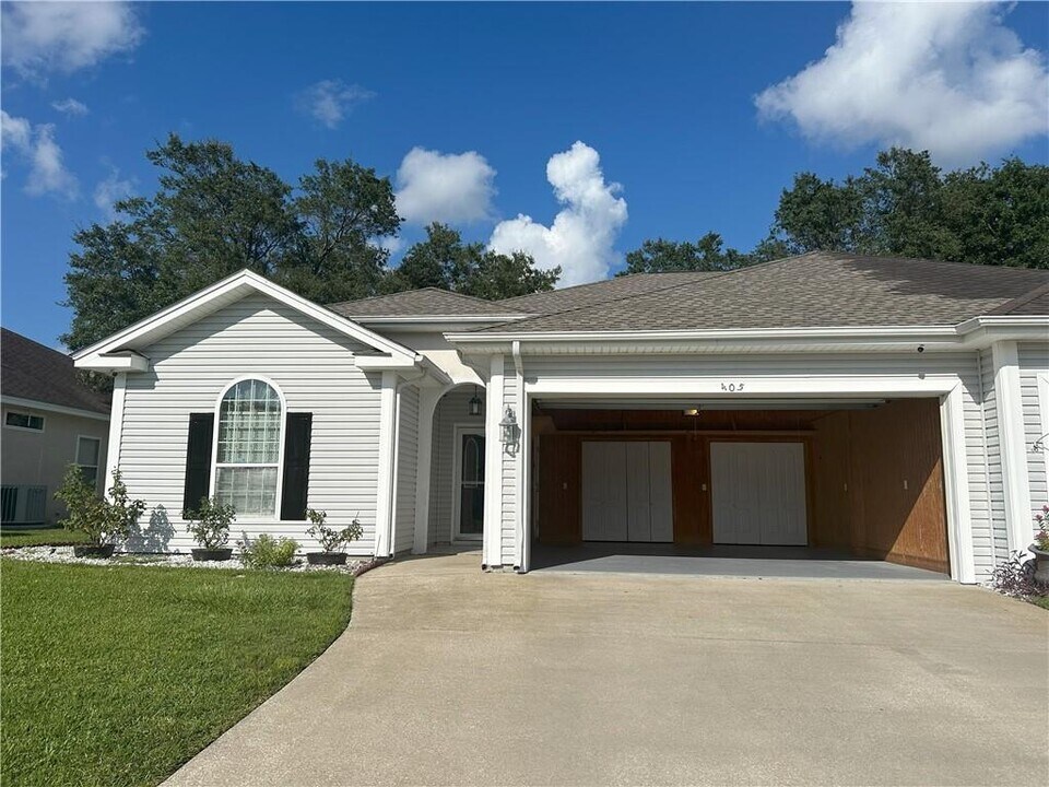 405 Cobble Stone Way in Brunswick, GA - Building Photo