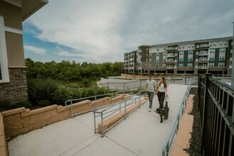 Bonavia Luxury Apartments in Shawnee, KS - Foto de edificio - Building Photo