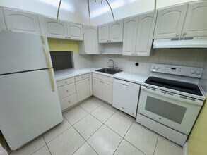 7797 Golf Cir Dr in Margate, FL - Building Photo - Building Photo