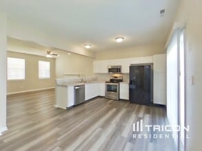 10810 Running Brook Rd in Indianapolis, IN - Foto de edificio - Building Photo