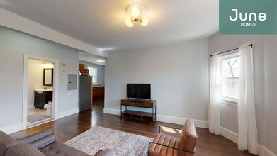 16 Glenway St-Unit -B in Boston, MA - Building Photo - Building Photo