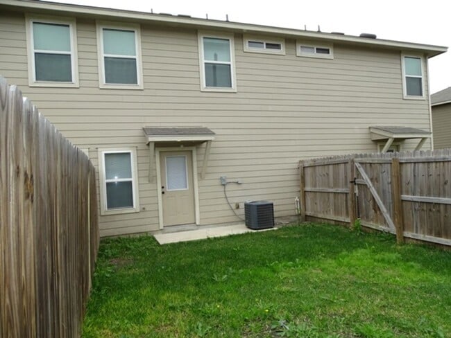 6619 Arancione Ave in San Antonio, TX - Building Photo - Building Photo