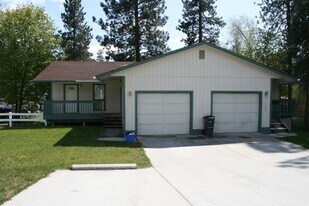 11006 E 16th Ave in Spokane Valley, WA - Building Photo