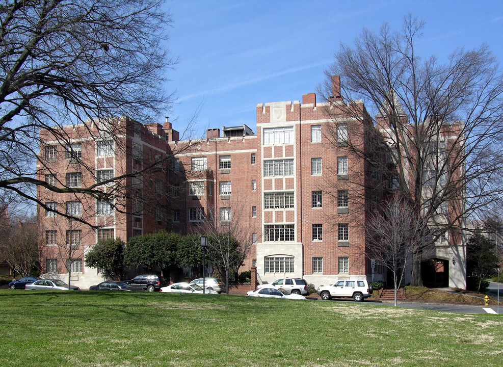 The Poplar in Charlotte, NC - Building Photo