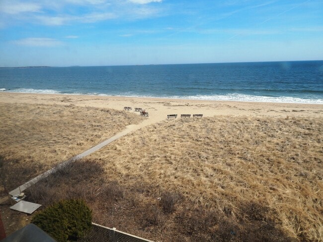 1 Seacliff Ave, Unit 4B in Old Orchard Beach, ME - Foto de edificio - Building Photo