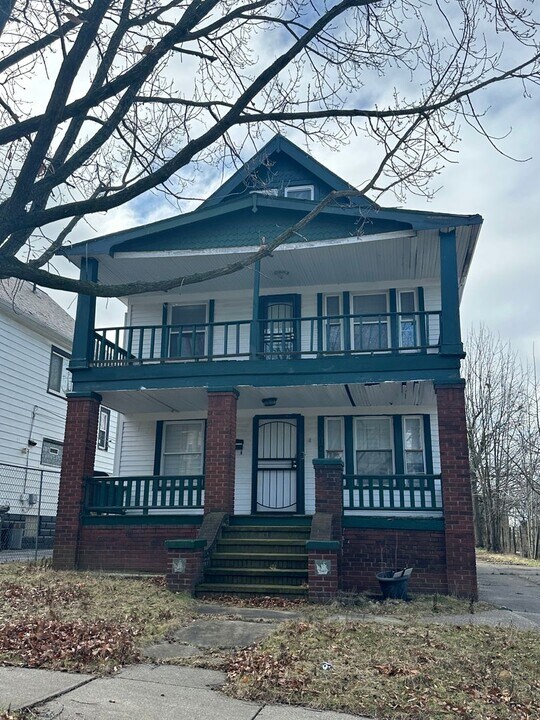 10610 Lamontier Ave in Cleveland, OH - Building Photo