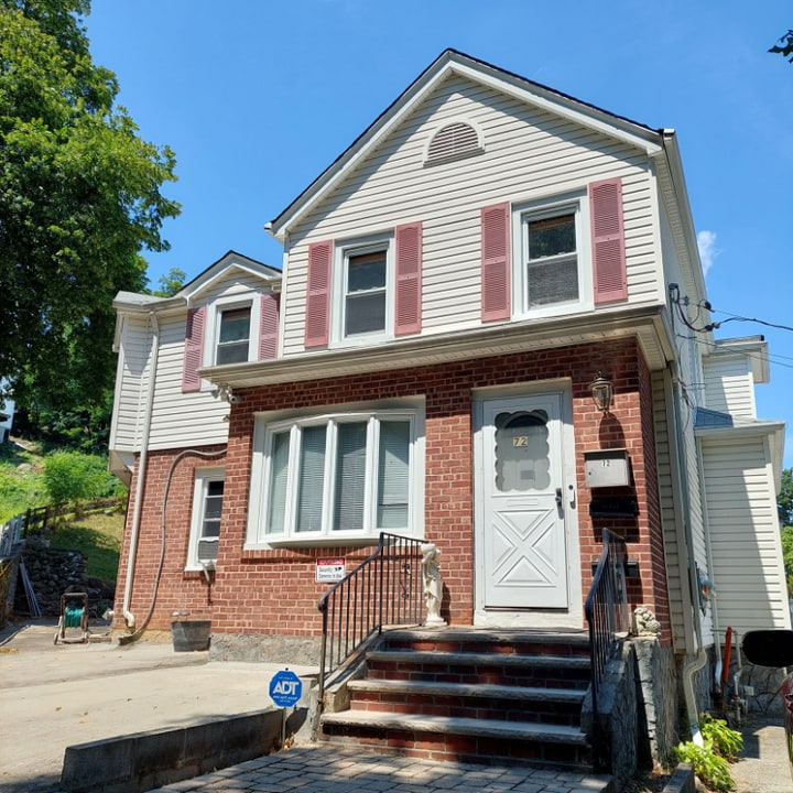 72 Leroy Ave in Yonkers, NY - Building Photo