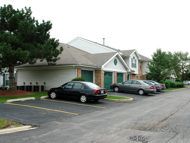 Brandon Grove in Palatine, IL - Foto de edificio - Building Photo