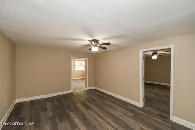 4815 Fredericksburg Ave in Jacksonville, FL - Building Photo - Building Photo