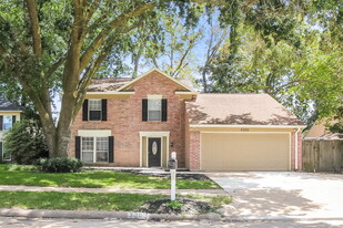 2305 Parkview Dr in Pearland, TX - Building Photo
