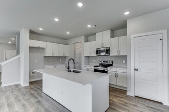 6834 Florence Dr in Midlothian, TX - Building Photo - Building Photo