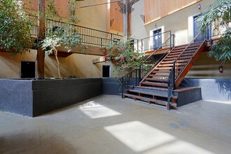 Cloudview Terrace Apartments in Albuquerque, NM - Foto de edificio - Building Photo