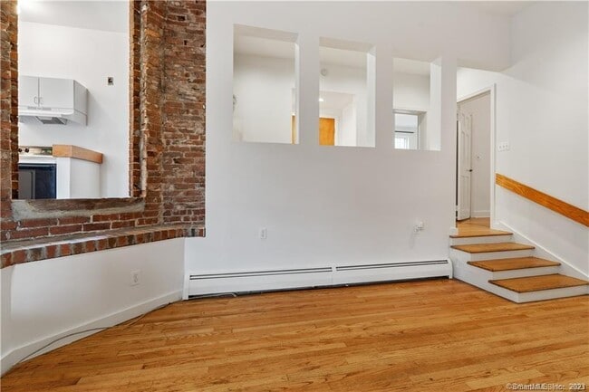 239 Bradley St in New Haven, CT - Building Photo - Building Photo