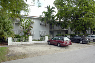 915 Palermo Ave Apartments