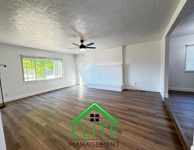 7818 Jacinto Rd in Elk Grove, CA - Building Photo - Building Photo