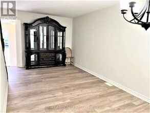105 Tacom Cir in Ottawa, ON - Building Photo - Building Photo