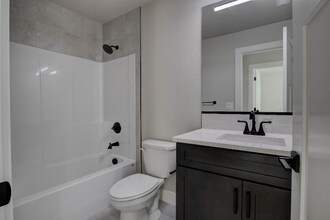 790 Rio Vis Lp in Richland, WA - Building Photo - Building Photo