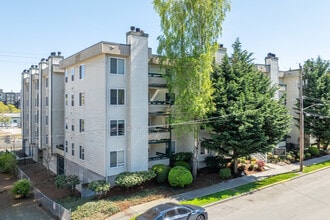 Willows Court Apartment Homes in Seattle, WA - Building Photo - Building Photo