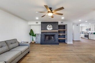 11127 Pinehurst Dr in Austin, TX - Building Photo - Building Photo