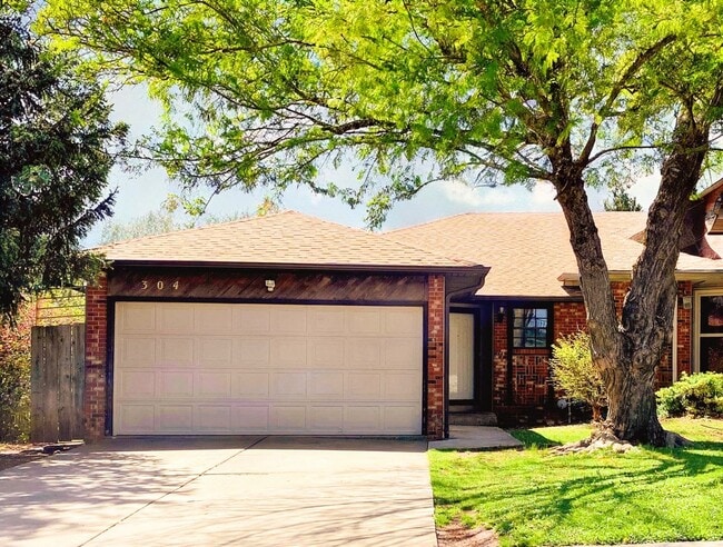 property at 304 E Cardinal Dr
