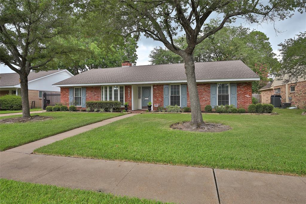 5822 Cheena Dr in Houston, TX - Building Photo