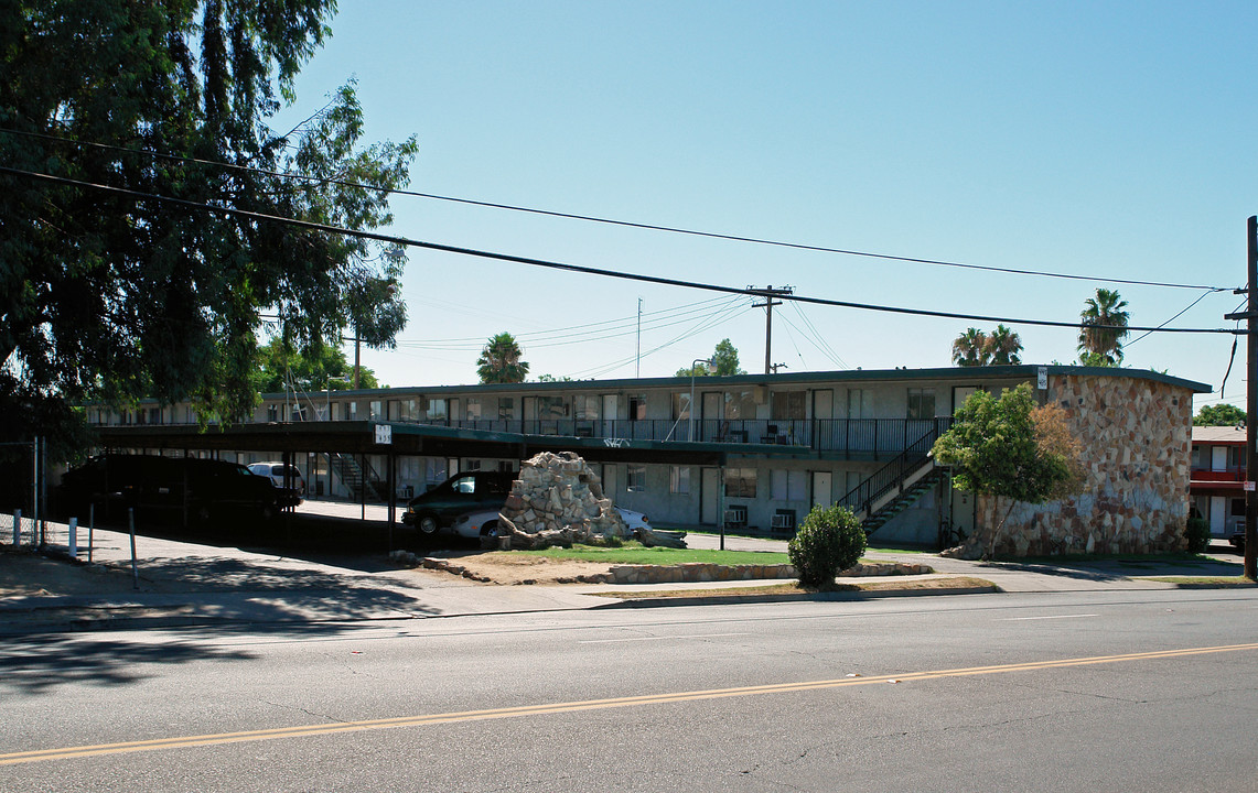 Maple Palms Apartments in Fresno, CA - Building Photo