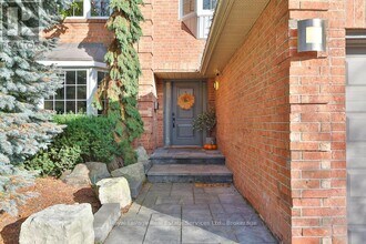 1189 Rushbrooke Dr in Oakville, ON - Building Photo - Building Photo