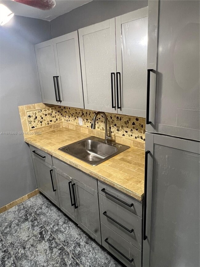 16215 NE 18th Ct in North Miami Beach, FL - Building Photo - Building Photo