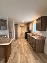 197 Parker Lake Dr in Oxford, MI - Foto de edificio - Building Photo