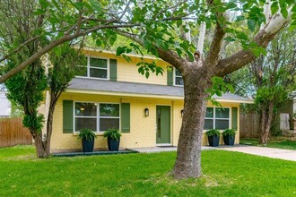 501 Gate Tree Ln in Austin, TX - Building Photo - Building Photo