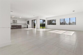 2391 SW 123rd Ter in Davie, FL - Building Photo - Building Photo