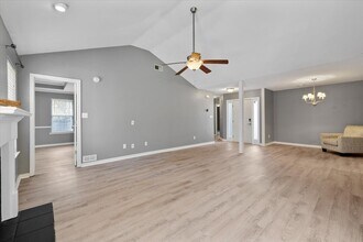 333 St Charles Way in Helena, AL - Building Photo - Building Photo