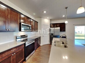 8095 Hula Popper St in Pickerington, OH - Building Photo - Building Photo