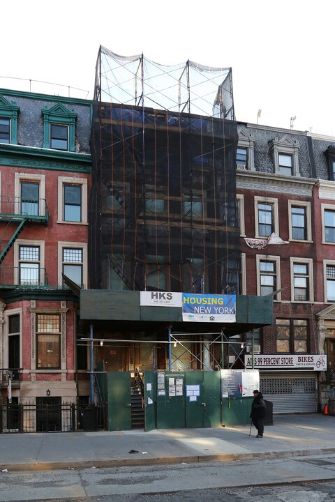 244 Lenox Ave in New York, NY - Building Photo