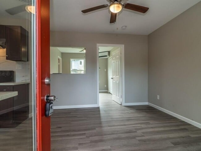 property at 1819 Cove Park Dr