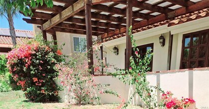 19613 Hiawatha St in Los Angeles, CA - Building Photo - Building Photo
