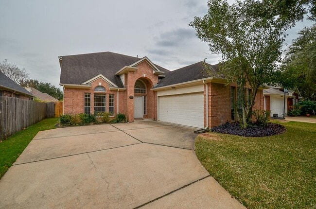 139 Skycrest Dr