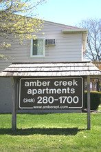 Amber Creek Apartments in Troy, MI - Building Photo - Building Photo