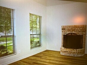 322 W Anderson St in Weatherford, TX - Building Photo - Building Photo