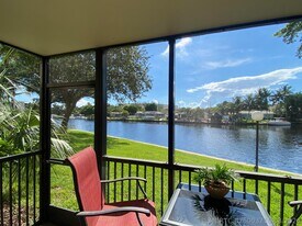 14 Royal Palm Way in Boca Raton, FL - Building Photo