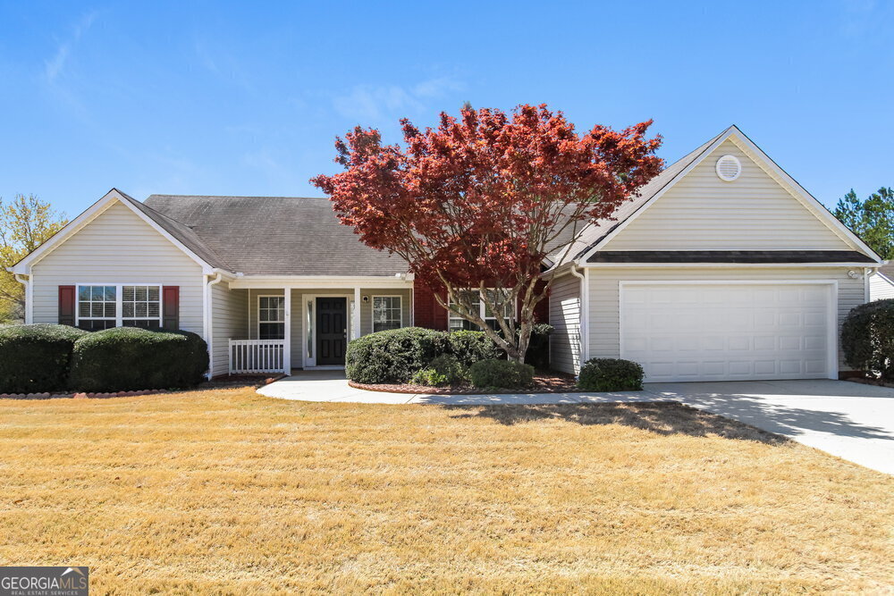 501 Rockingham Ln in Loganville, GA - Building Photo