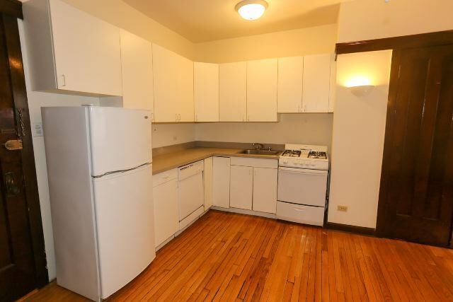 821 W Waveland Ave in Chicago, IL - Foto de edificio - Building Photo