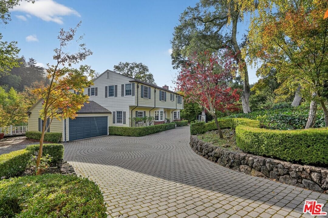 15 N Ridgewood Rd in Kentfield, CA - Building Photo